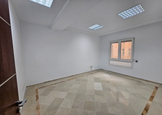 📍 BORJ BACCOUCHE - ARIANA : BUREAU H+4 À LOUER