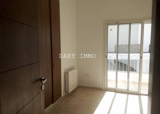 A Louer Etage de villa S+3  (vide)