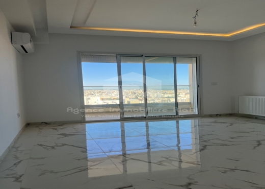 A VENDRE  S+3  à Sahloul 4