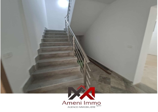 villa s+3 à Cité EL hidhab