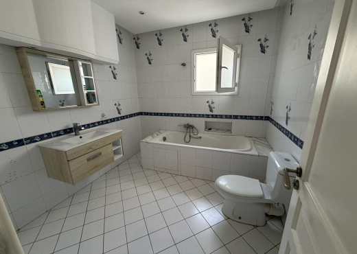 📍 LES BERGES DU LAC 1 : APPARTEMENT S+3 À VENDRE