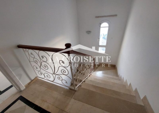 Duplex meublé s+3 à La Marsa