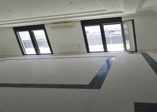 À Louer – Grand étage de villa