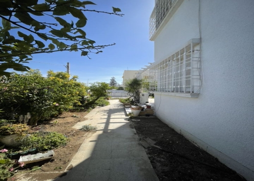 A VENDRE – Belle Villa à Manzeh 1