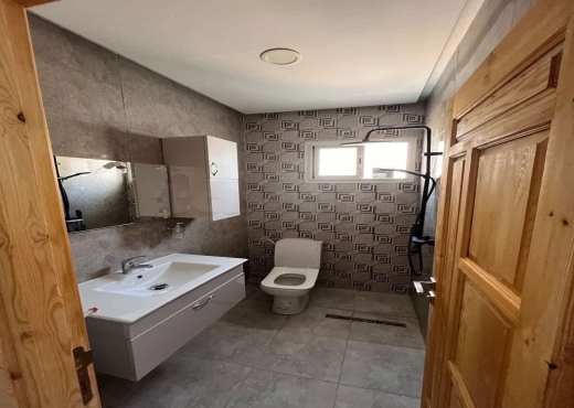 📍RIADH ANDALOUS:  ETAGE D’UNE VIL