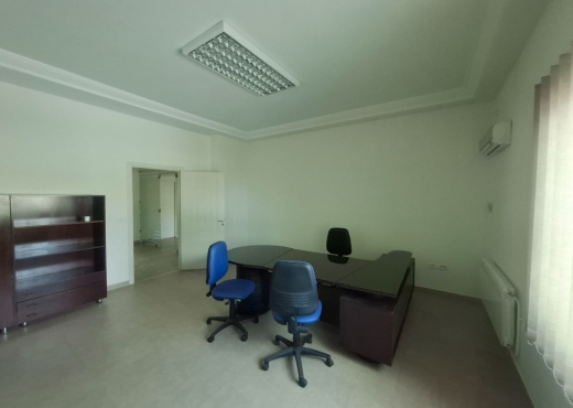 Bureau meublé 5 pièces 200 m² au 1