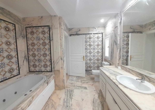 A louer Somptueusec Villa Menzah 1