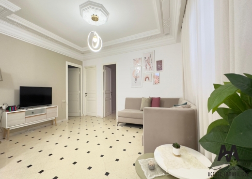 etage de villa S+2 meublé