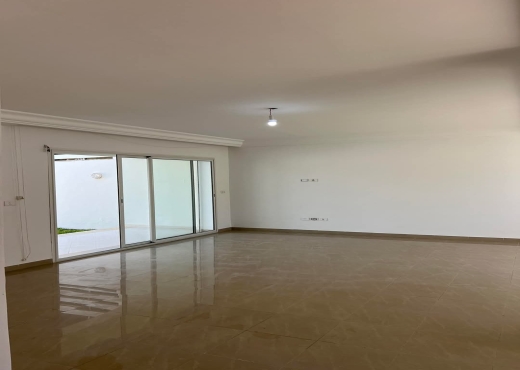 A Vendre Villa S+4 La a Soukra