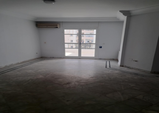 joli appartement à ennasr 2