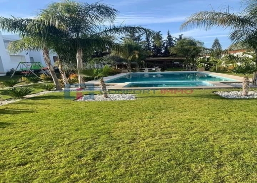 Vente Villa de maitre à La Soukra