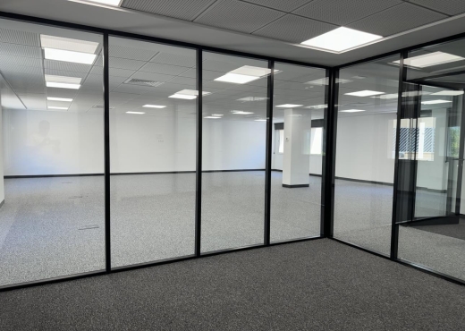 Bureau 300 m² ths au lac 1