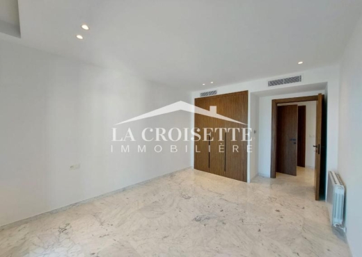 S3 aves terrasse à La MarsaMAL1998