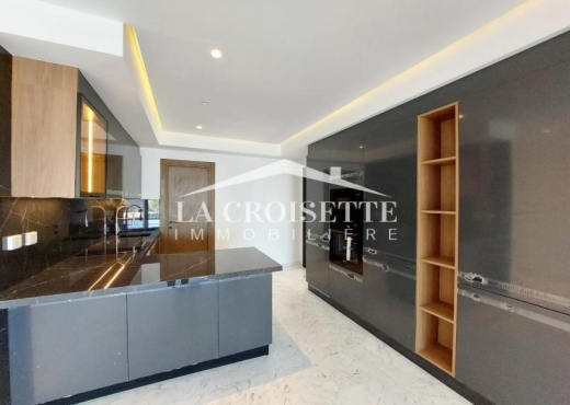 S3 aves terrasse à La MarsaMAL1998