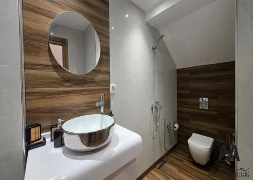 Étage de villa À Vendre à NABEUL - Villa S+3 de 265m² avec garage à L - Immobiliere.tn - Photo 10