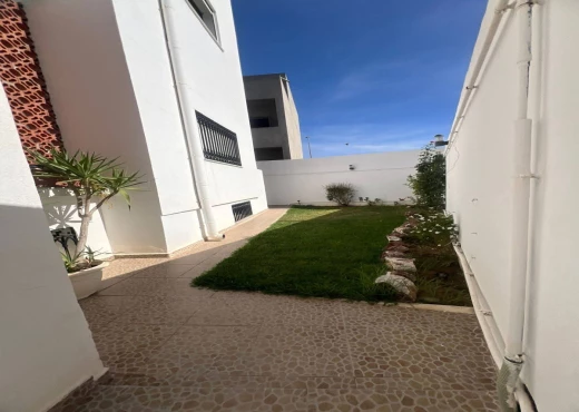 Appartement À Vendre à SOUSSE - Villa de Luxe à Sahloul 4 - Immobiliere.tn