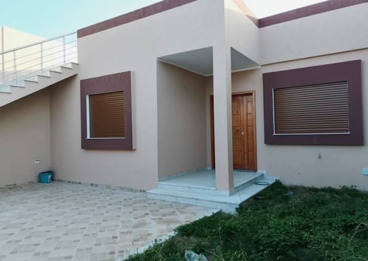 une belle maison Plage elhaouaria