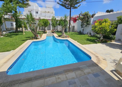 Location Estivale Villa + Bangalow