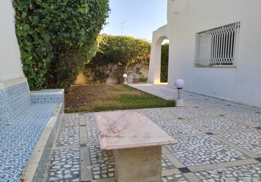 Villa  EL MANAR 2   S+5   Angle sur 2 Rue  en vente FLASH