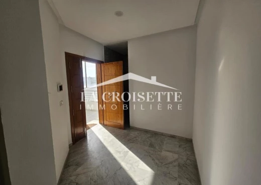 Étage de villa à À Louer à TUNIS - etage de villa s3 à Ain Zaghouan