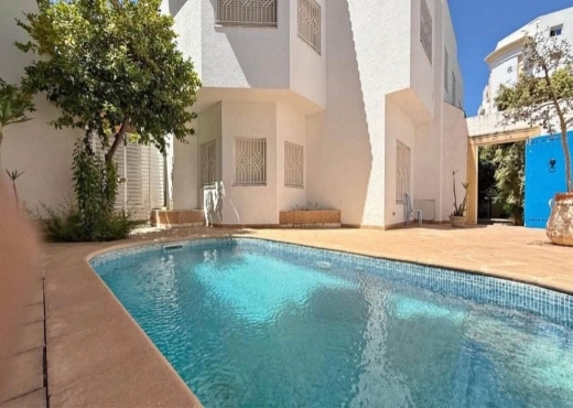 ENNASR 2 :  VILLA DE PRESTIGE AVEC PISCINE À LOUER