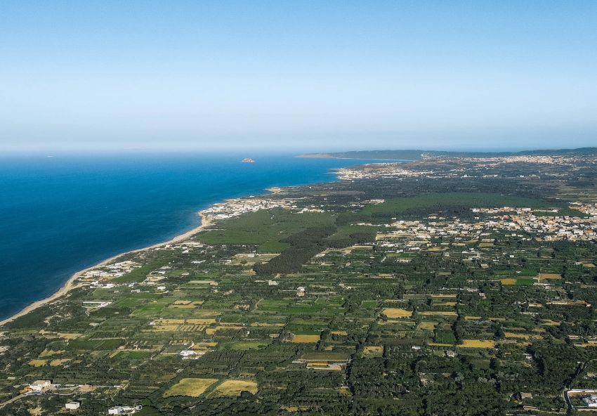 un terrain à ras jbal avec vue sur mer