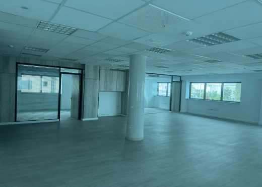 bureau à À Louer à TUNIS - Super bureau hall plus5  au lac 3