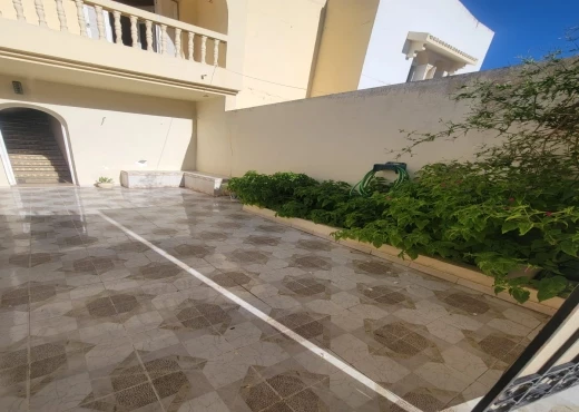 Étage de villa à À Vendre à BIZERTE - ✨ À Vendre – 1er Étage de Villa Individuel S+3