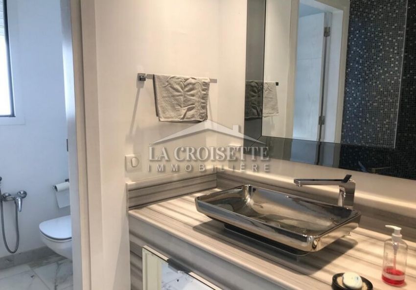Villa S+6 Avec Piscine à La Marsa MVL1184