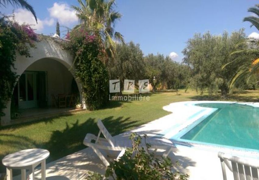 Villa HAJER(Réf: L1251)