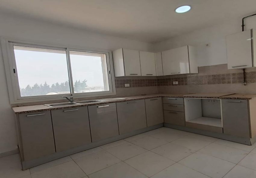 A louer appartement S+3 Route Teniour Sfax