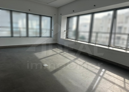 AL Bureau 220m² au Lac2