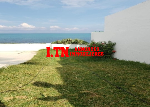 Villa pieds dans l'eau à la marsa