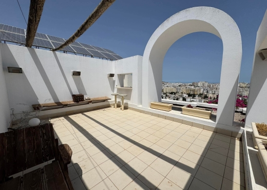 MENZAH 9 C :  UNE VILLA S+3 À LOUE