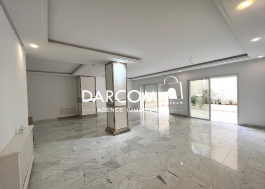 à louer Duplex de 298 m² aux JC