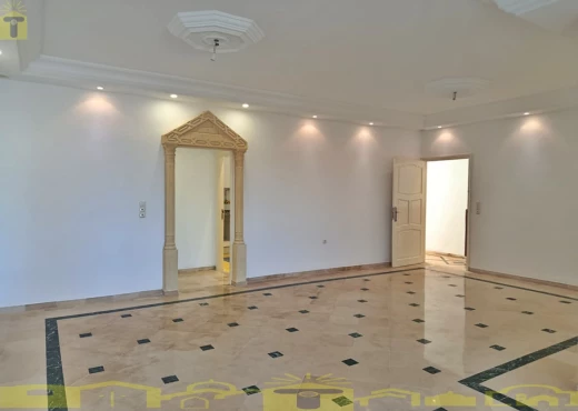 Appartement à À Vendre à NABEUL - Etage de villa s4 plein Hammamet