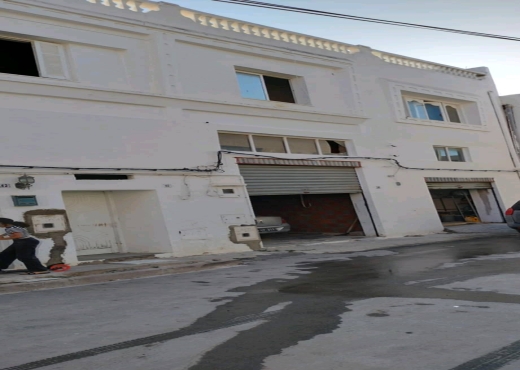 maison avec deux garages à kélibia