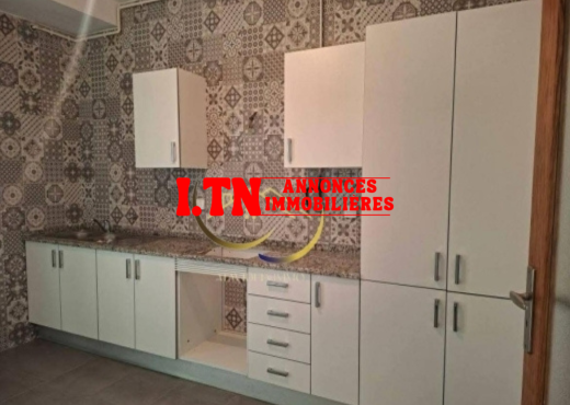 A louer un appartement S+3 à Cité Wahat laouina