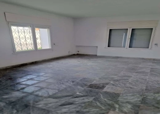 villa à À Vendre à ARIANA - A Vendre Villa 382 m2 a Raoued