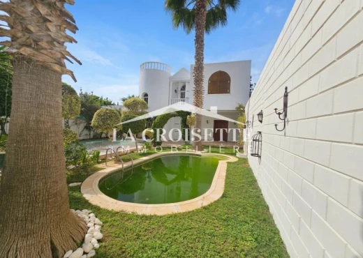 villa à À Louer à ARIANA - Villa S+4 avec piscine à La Soukra