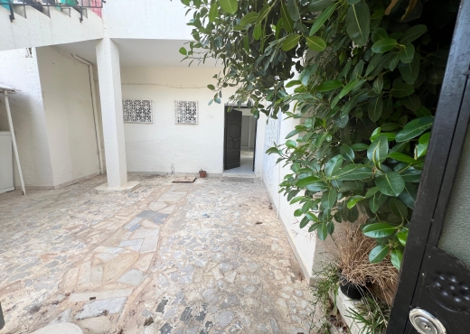 A vendre RDC de villa de 217 m²
