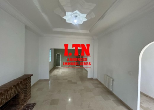 A LOUER ETAGE DE VILLA CITE MAHRAJ