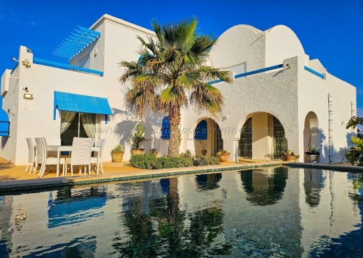 À Louer à l’Année Très Belle villa