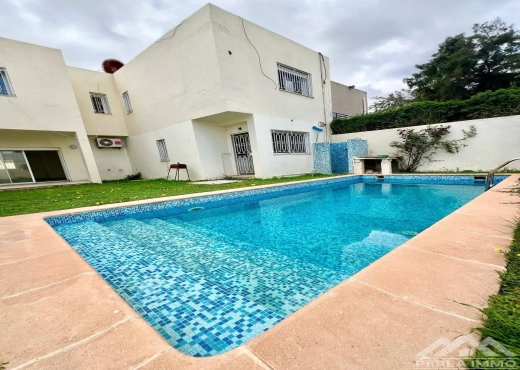 Villa S+4 avec piscine Soukra