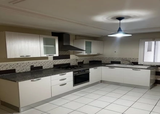 Appartement à À Vendre à BEN AROUS - a vendre un S3 a chouchet rades