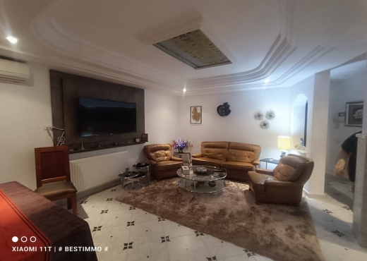 A vendre villa essahafa