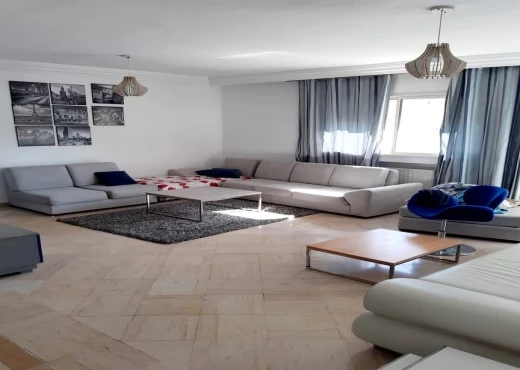 Appartement à À Vendre à ARIANA - à vendre appartement s+3 ariana