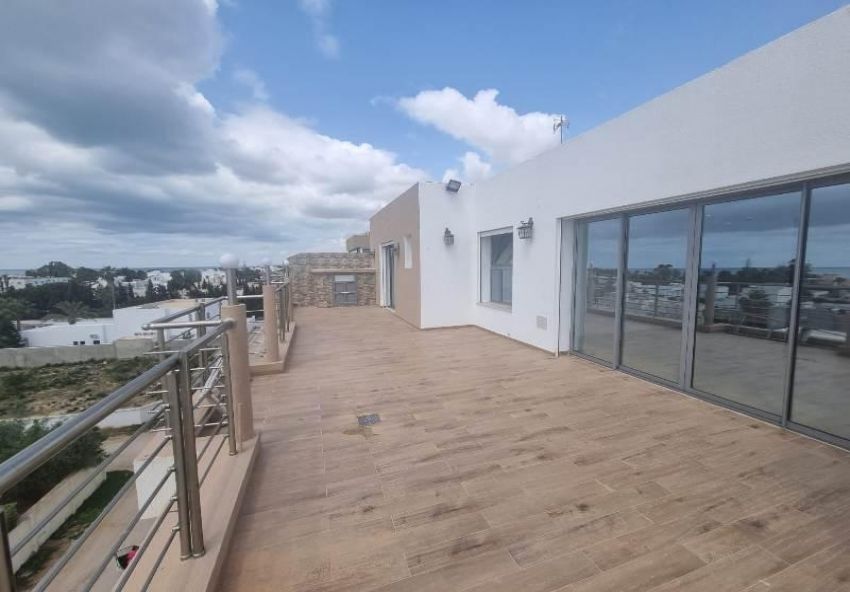 PENTHOUSE FLEUR DE LUNE (Réf: V2668)