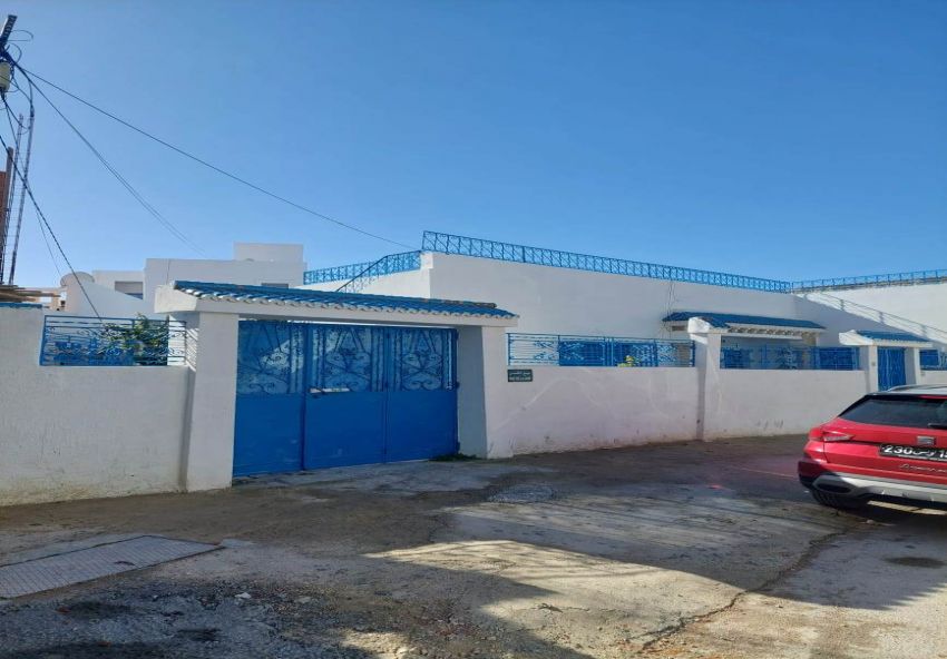 villa s+3 a cite Ennasr Sidi Abdelaziz La Marsa