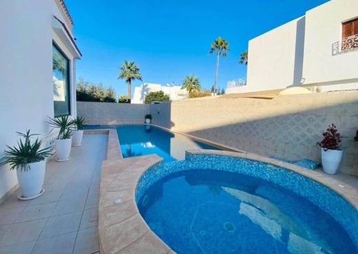 maison à À Vendre à SOUSSE - À Vendre: Magnifique Villa kantaou